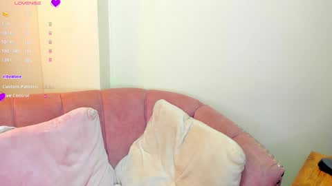 Snapshot of sofii_miller_ chatting on 03-07-25, 01:09 online show from 03-07-25, 01:09