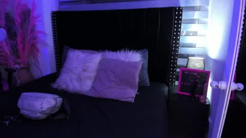 Sofia online show from 01-24-25, 04:05