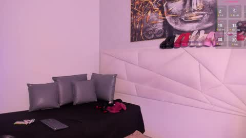 Snapshot of sofiperez_ chatting on 12-15-25, 11:25 online show from 12-15-25, 11:25