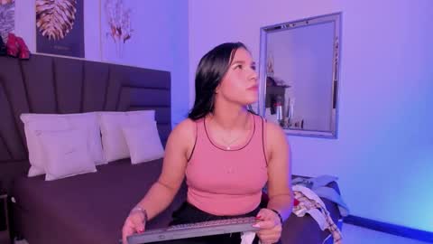 Snapshot of sofiperez_ chatting on 02-12-26, 11:27 online show from 02-12-26, 11:27