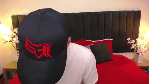 Snapshot of soft_attraction chatting on 05-15-26, 08:05 Cam and Amy online show from 05-15-26, 08:05