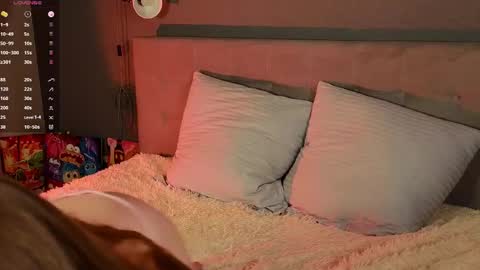 Snapshot of soft_babe chatting on 03-12-25, 01:36 Milisa online show from 03-12-25, 01:36