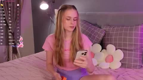 Snapshot of soft_babe chatting on 09-18-25, 11:12 Milisa online show from 09-18-25, 11:12