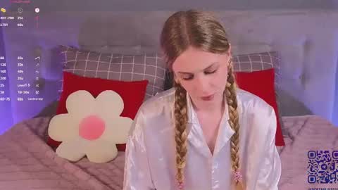 Snapshot of soft_babe chatting on 06-23-26, 08:29 Milisa online show from 06-23-26, 08:29