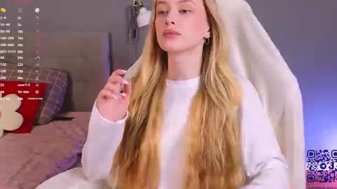 Snapshot of soft_babe chatting on 07-05-26, 09:55 Milisa online show from 07-05-26, 09:55