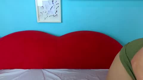 Lilly online show from 11-14-25, 06:23