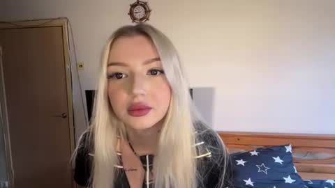 Snapshot of soft_meow chatting on 07-29-26, 10:35 SOFT MEOW online show from 07-29-26, 10:35
