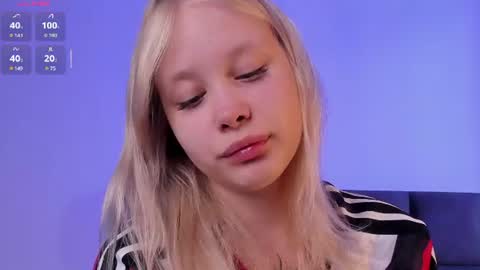 Snapshot of softangelxkisses chatting on 07-04-26, 06:41 Angelina online show from 07-04-26, 06:41