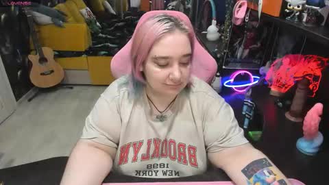 Sofie online show from 09-10-25, 01:49