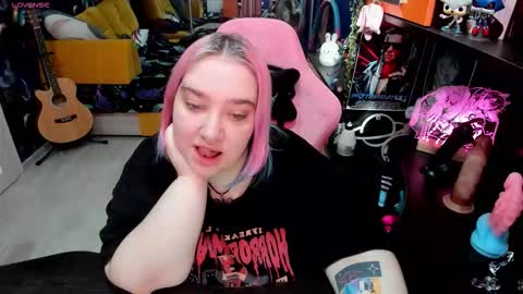 Sofie online show from 09-19-25, 03:19