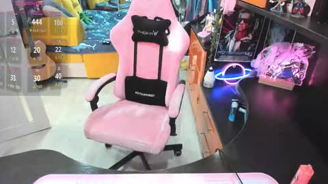 Sofie online show from 10-16-25, 03:40