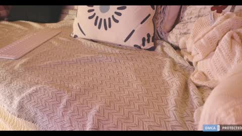 Lisa  online at  .11 from about utc online show from 01-31-25, 02:28