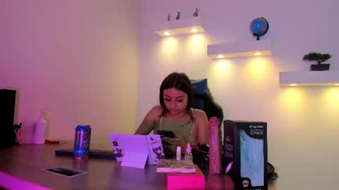 Snapshot of softprincess_ chatting on 06-15-26, 04:15 Soft online show from 06-15-26, 04:15