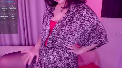 Snapshot of softt_kitty chatting on 02-21-25, 08:16 Emily online show from 02-21-25, 08:16