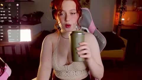 Snapshot of sofy_benson chatting on 10-29-25, 12:18 Sofy online show from 10-29-25, 12:18