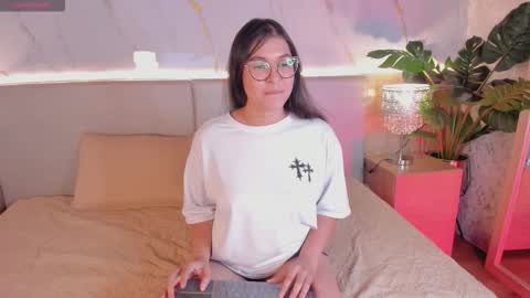 sofy_castroo online show from 11-22-25, 03:49