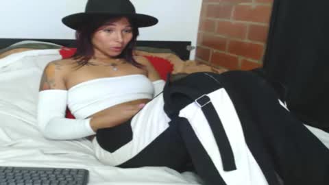  Sofy  online show from 11-29-25, 02:25