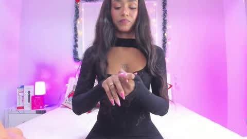 Snapshot of sofynovoa chatting on 12-19-25, 05:36 online show from 12-19-25, 05:36