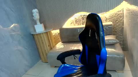 Snapshot of sol__r chatting on 06-05-26, 06:52 Sun online show from 06-05-26, 06:52