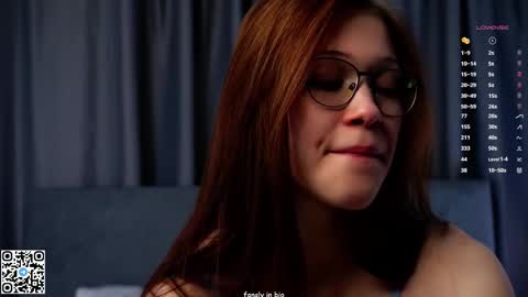 Ela online show from 10-28-25, 01:09