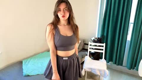 Elisa online show from 05-09-26, 01:11