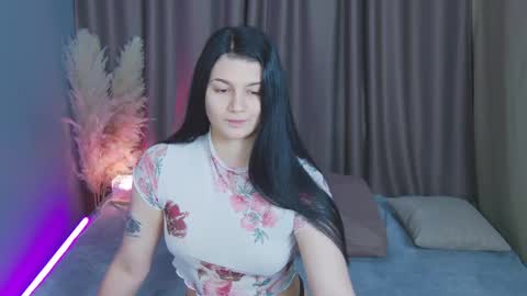 Snapshot of solazolaa chatting on 06-01-26, 12:23 Sonya online show from 06-01-26, 12:23