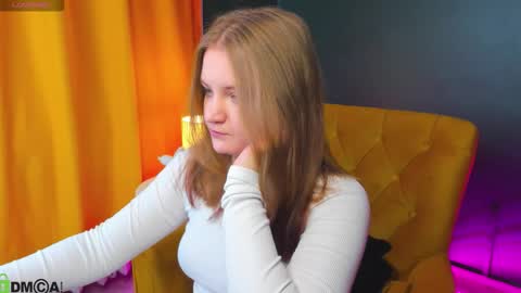 Nora online show from 10-19-25, 03:07