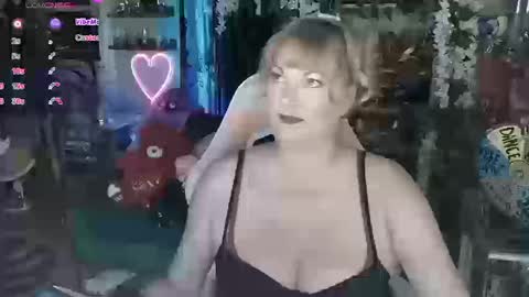 solesticia online show from 10-12-25, 01:04