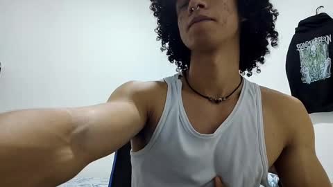 Snapshot of solorizo chatting on 02-25-26, 04:55 Hi Im Weller Check my Bio online show from 02-25-26, 04:55