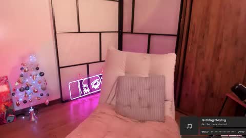 Snapshot of solosara8 chatting on 12-01-25, 04:17 saraIG Solosara8 online show from 12-01-25, 04:17