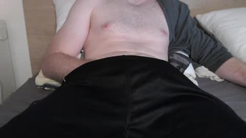 Snapshot of someone007980 chatting on 05-25-26, 06:47 Someone007980 online show from 05-25-26, 06:47