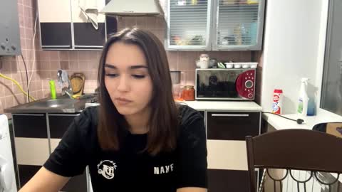 Snapshot of somerfrieler chatting on 12-14-25, 04:01 Hello My name is Jane im new model here and little but shy but curious. online show from 12-14-25, 04:01