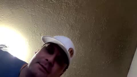 Snapshot of sometimesthingsget chatting on 10-19-25, 04:13 JD online show from 10-19-25, 04:13