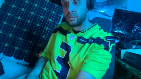 Snapshot of son_e_blacc chatting on 01-25-25, 04:56 Soni online show from 01-25-25, 04:56