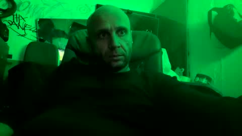 Snapshot of son_e_blacc chatting on 10-22-25, 04:40 Soni online show from 10-22-25, 04:40
