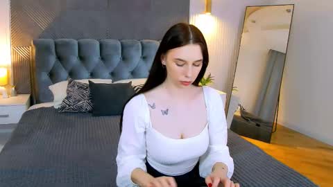 Snapshot of sonataray chatting on 02-08-26, 02:31 Catherine online show from 02-08-26, 02:31