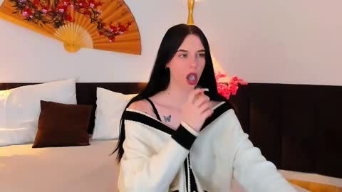 Snapshot of sonataray chatting on 02-23-26, 05:32 Catherine online show from 02-23-26, 05:32