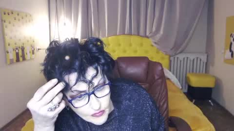 Snapshot of sondrariddle chatting on 04-19-26, 08:11 sondrariddle online show from 04-19-26, 08:11