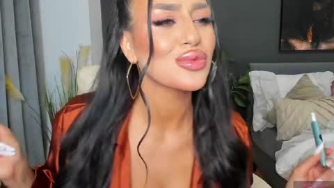 Sonia  Rey online show from 05-19-26, 06:58