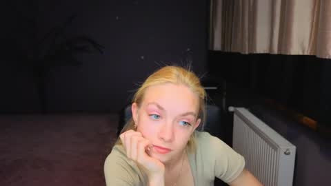 Snapshot of sonnysofia chatting on 05-07-26, 05:40 Sonya online show from 05-07-26, 05:40