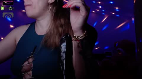 Snapshot of sonyadevon chatting on 12-28-24, 07:44 Sonia online show from 12-28-24, 07:44