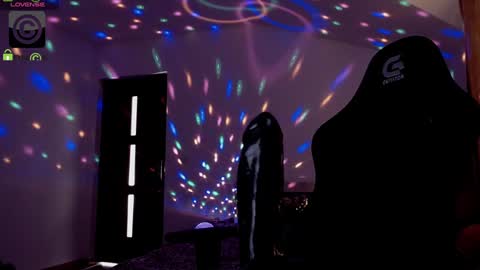 Snapshot of sonyadevon chatting on 01-19-25, 11:01 Sonia online show from 01-19-25, 11:01