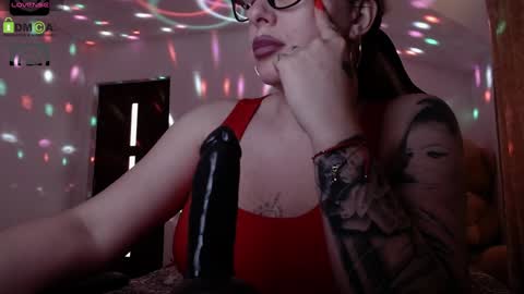 Snapshot of sonyadevon chatting on 01-29-25, 11:41 Sonia online show from 01-29-25, 11:41