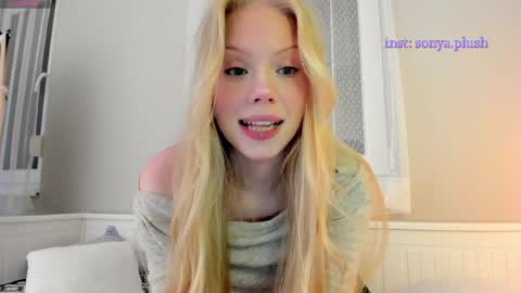Snapshot of sonyaplush chatting on 05-20-26, 12:17 Sonya Instagram Twitter sonyaplushgirl OnlyFans sonyaplush online show from 05-20-26, 12:17