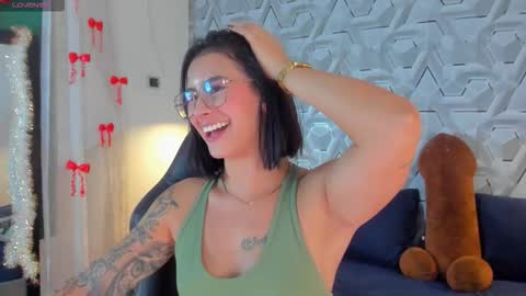Snapshot of sophi_01 chatting on 03-21-26, 07:13 sophie online show from 03-21-26, 07:13