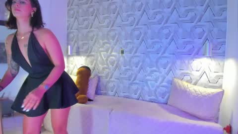 Snapshot of sophi_01 chatting on 06-04-26, 08:59 sophie online show from 06-04-26, 08:59