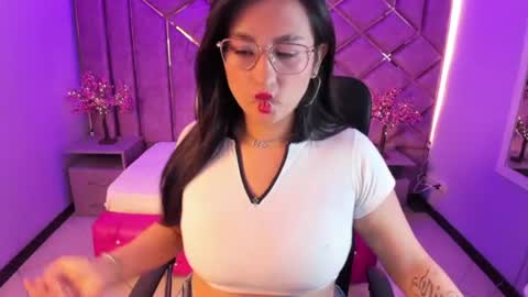 Snapshot of sophi_hardd chatting on 06-14-26, 05:15 sophi_hardd online show from 06-14-26, 05:15