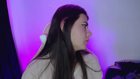 Snapshot of sophi_oo chatting on 11-08-25, 06:40 sophi_oo online show from 11-08-25, 06:40