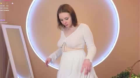 Sophie online show from 10-07-25, 01:52