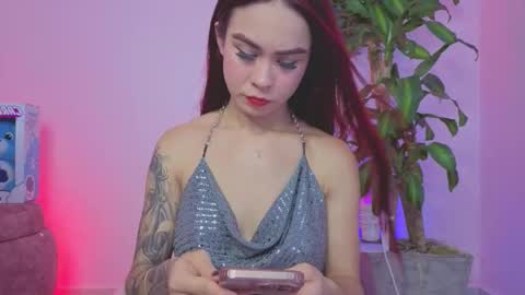 Sophia Independent model online show from 10-18-25, 10:21
